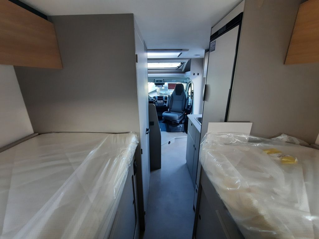 Fahrzeugabbildung LMC Tracer V 670 Verfüg./Sparen Sie 10.691,- €