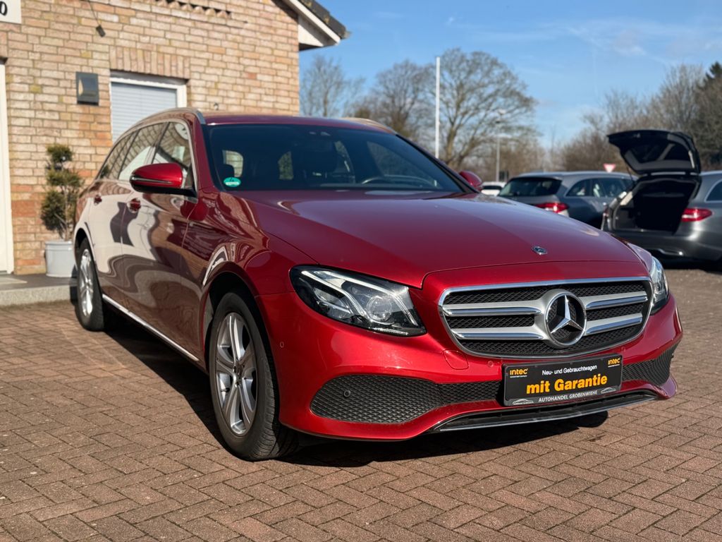 Image of Mercedes-Benz E 220