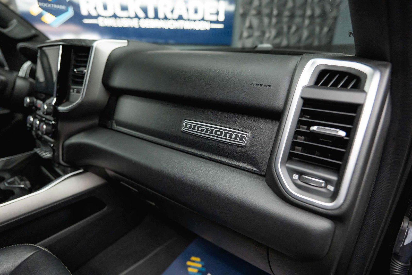 Fahrzeugabbildung Dodge RAM 5.7 V8 HEMI 4x4 BLACK *LPG 200L*Unfallfrei*