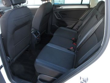Volkswagen Tiguan - 12