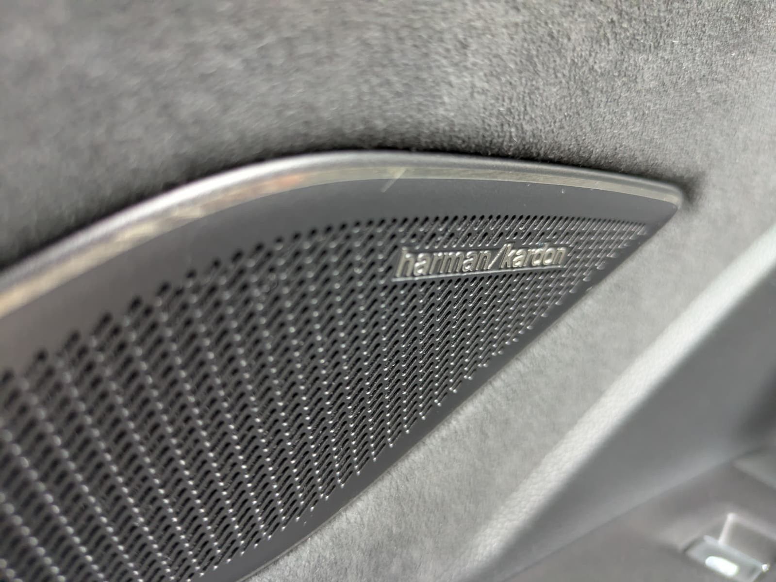 Fahrzeugabbildung Volkswagen Tayron 2.0 TDI 4M R-Line BLACK*7Si*MATRIX*PANO