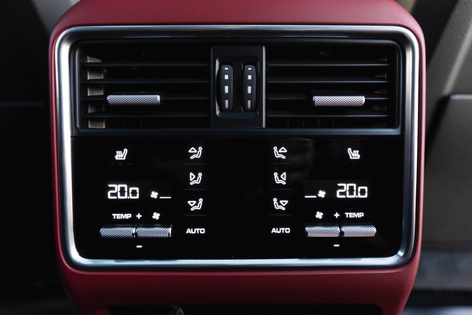 Fahrzeugabbildung Porsche Cayenne Coupe GTS LED HUD PASM 360° BOSE CHRONO