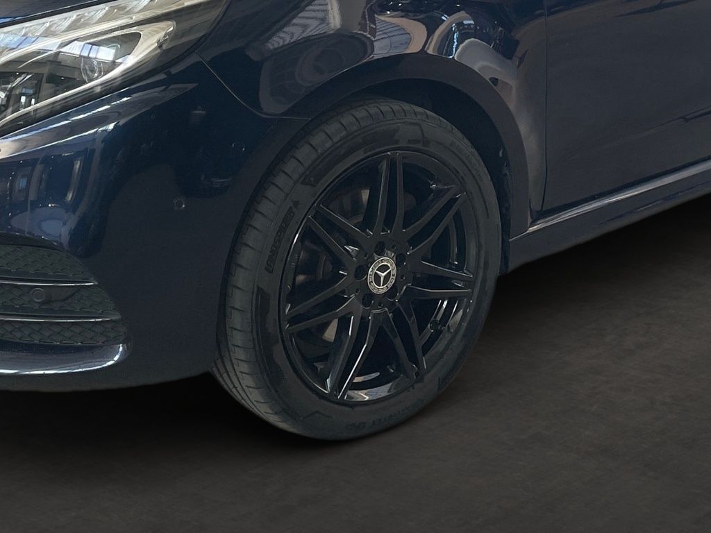 Fahrzeugabbildung Mercedes-Benz V 300 ED lang 4x4 7 Sitze AMG 2,5tAHK Sound STHZ