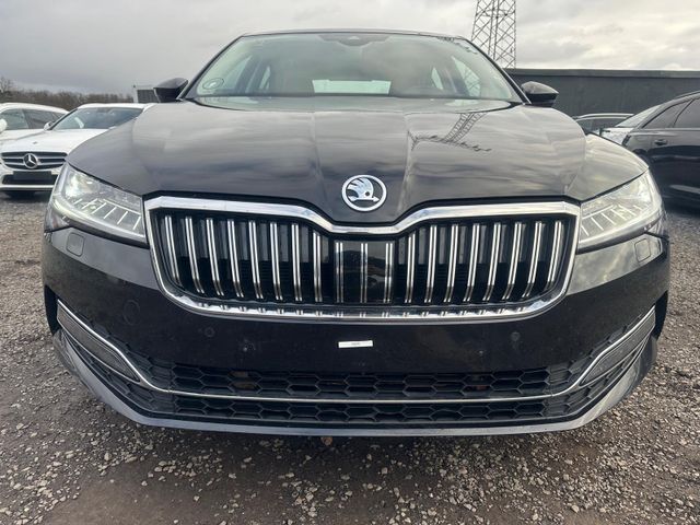 Skoda Superb Lim. 2,0 Executive,Navi,Leder,Xenon,Alufe