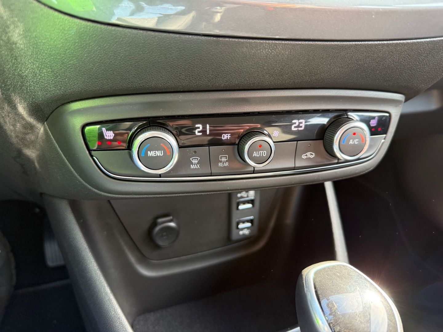 Fahrzeugabbildung Opel Crossland Elegance 1.2 Sitzheizung+Lenkradheizun