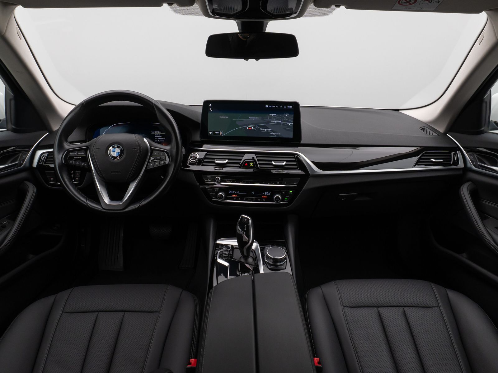 Fahrzeugabbildung BMW 520d Kamera DAB Leder Alarm Parkassistenzsystem