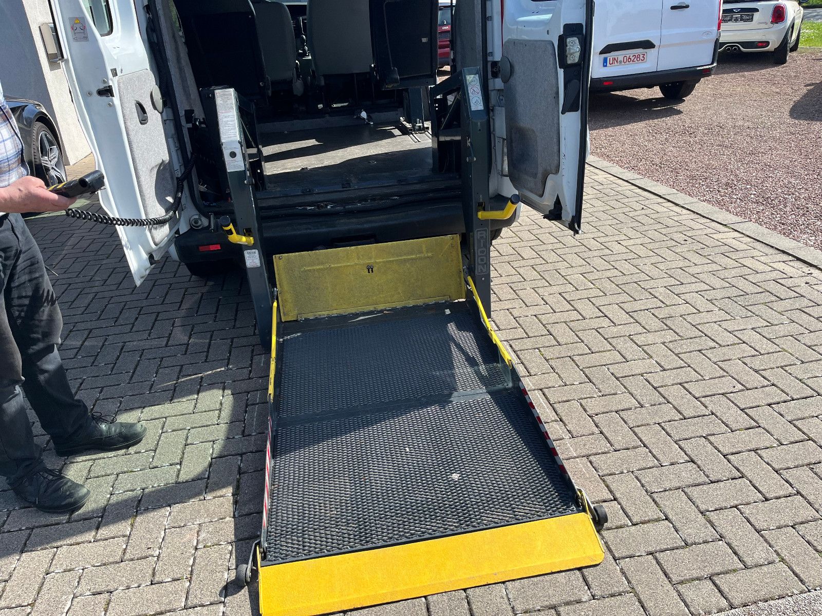 Opel Opel Vivaro Kombi/Behindertenfahrzeug
