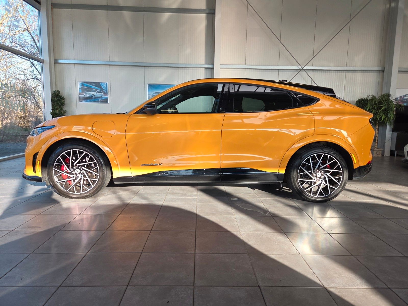 Fahrzeugabbildung Ford Mustang Mach-E GT AWD