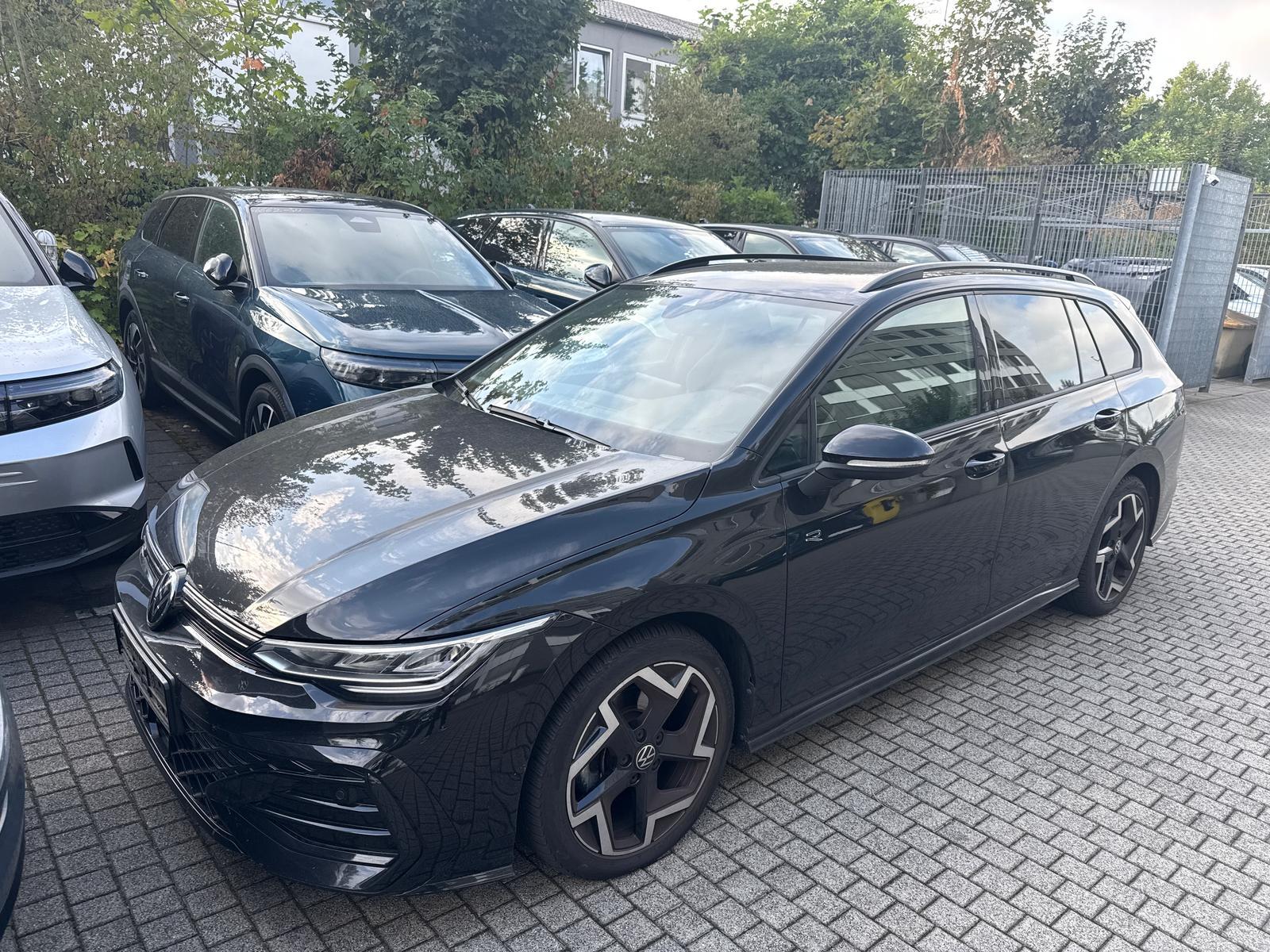 Volkswagen Golf 1.5 eTSI R-Line DSG Multimedia+Lenk/SHZ+R-K
