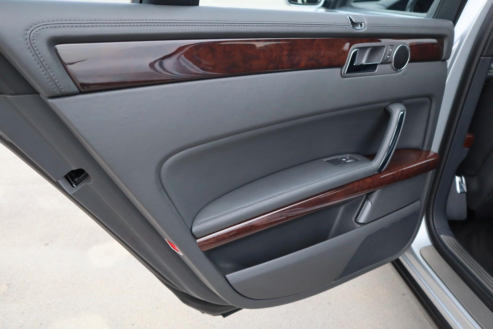 Volkswagen Phaeton 4.2 V8 4MOTION Tiptronic 5-Sitzer