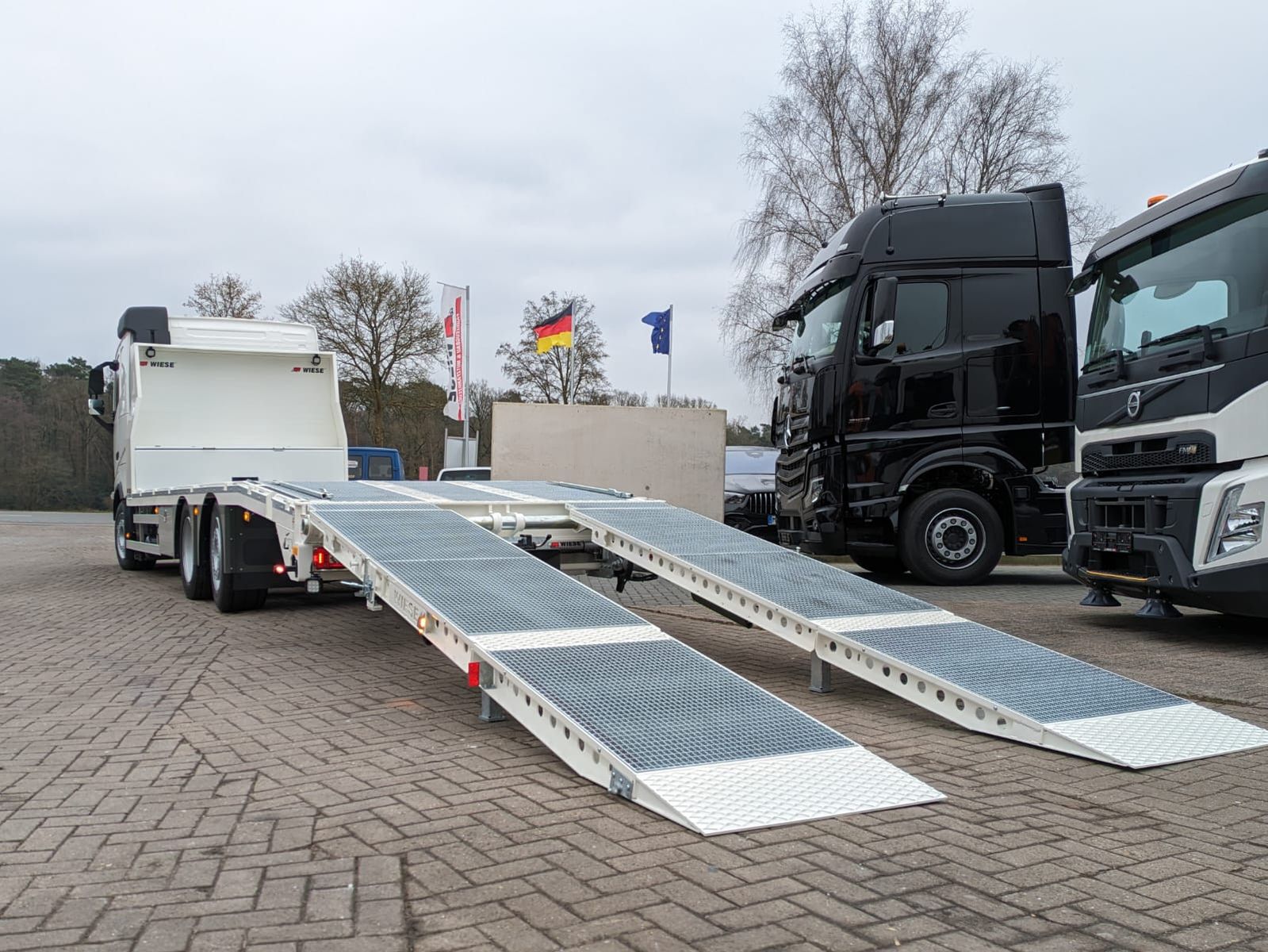 Fahrzeugabbildung Volvo Volvo FH 420 Maschinentransporter mit Rampen