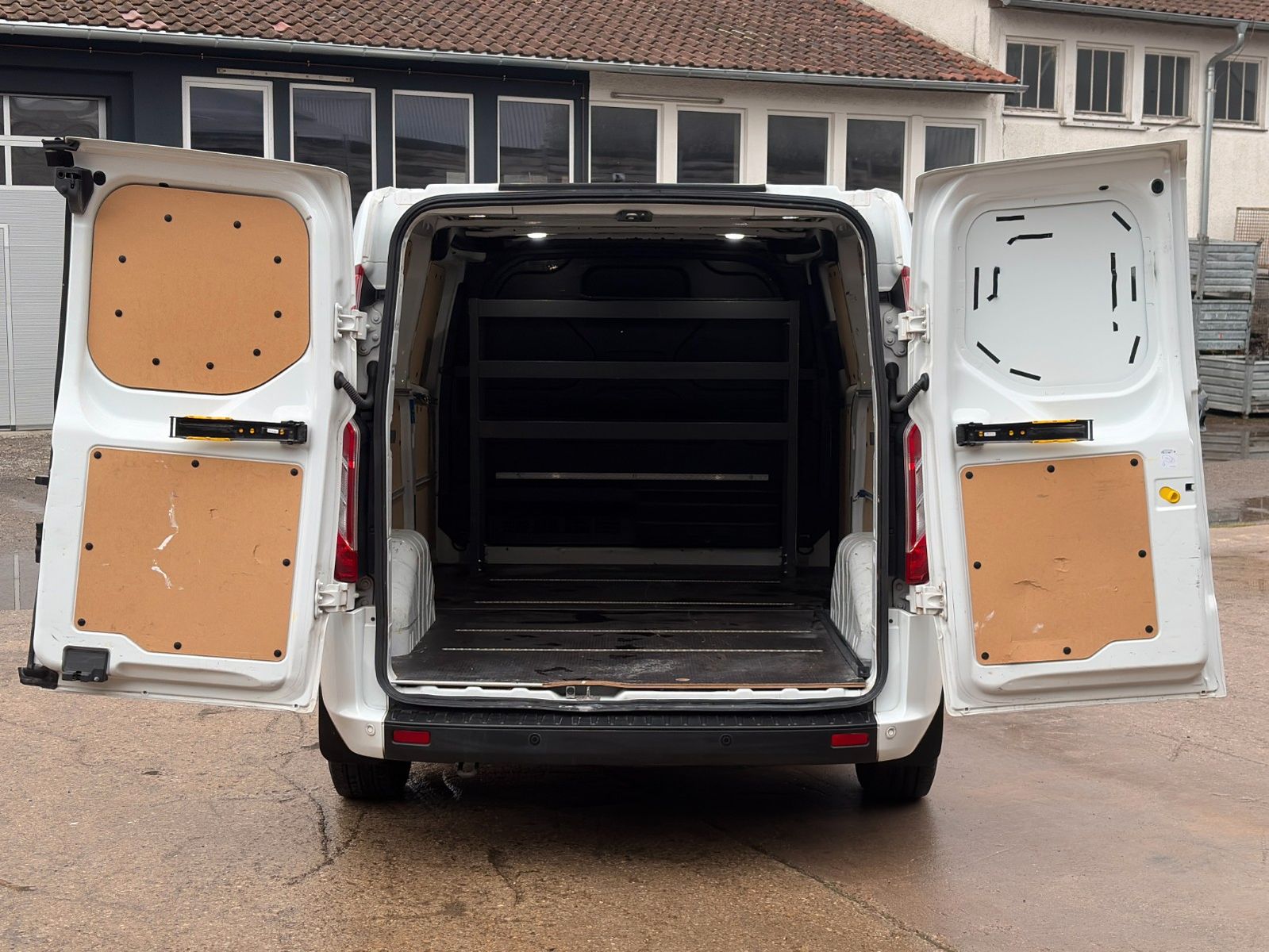Fahrzeugabbildung Ford Transit Custom 300 L2 H1 Trend Navi Kamera Temp.