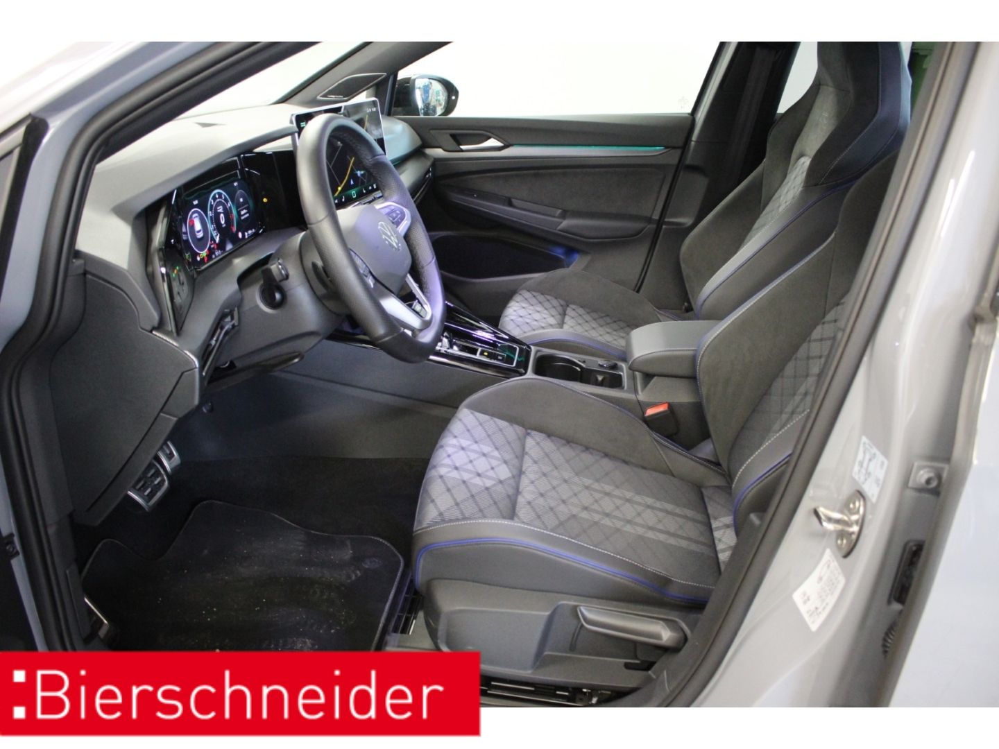 Volkswagen Golf 8 1.5 eTSI DSG PA 2x R-Line Black Style 18  imagem 3