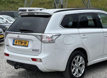 Mitsubishi Outlander - 4