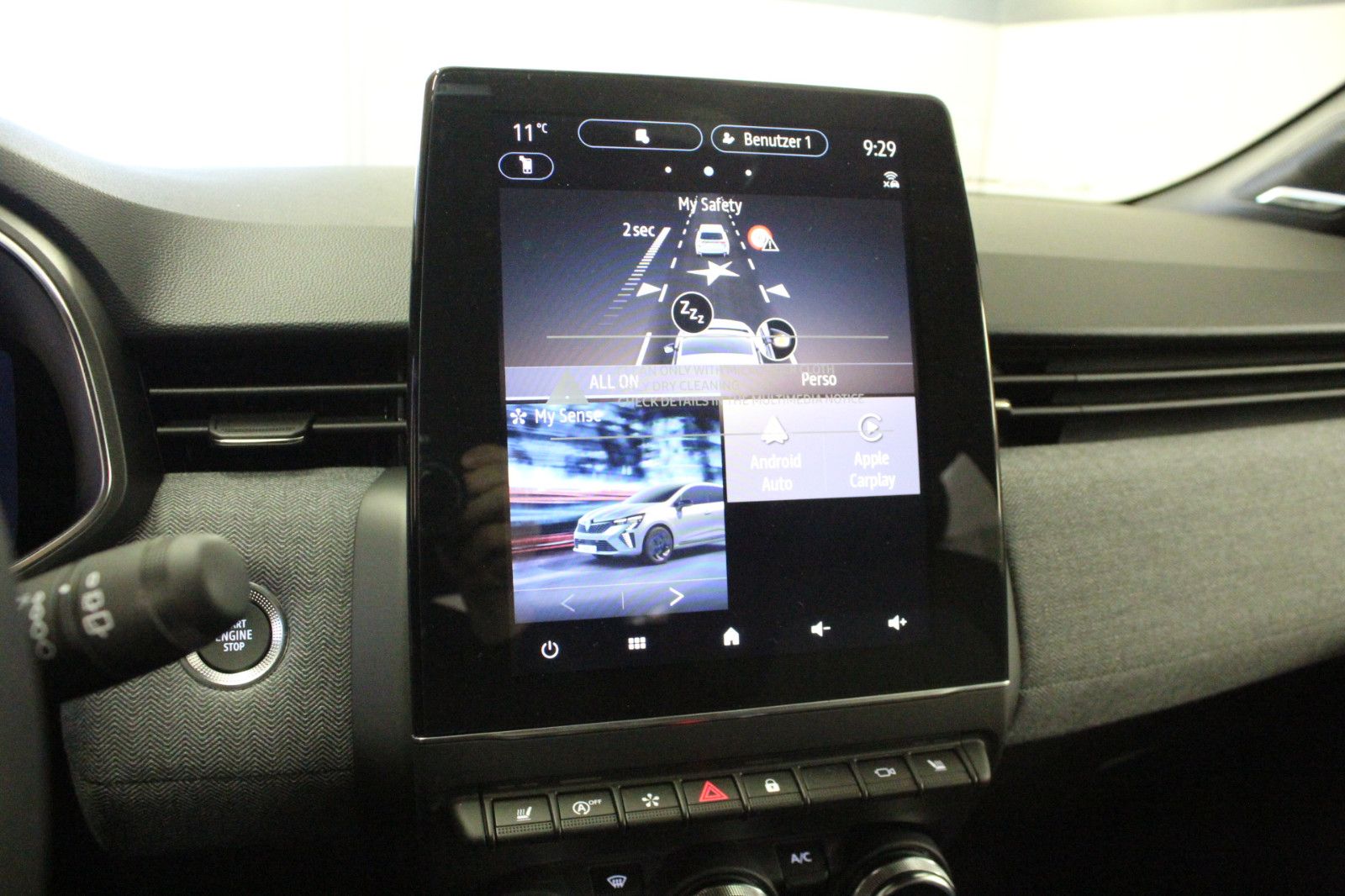 Fahrzeugabbildung Renault Clio TCe 90 Techno *Look-Paket*Winter-Paket*Bose