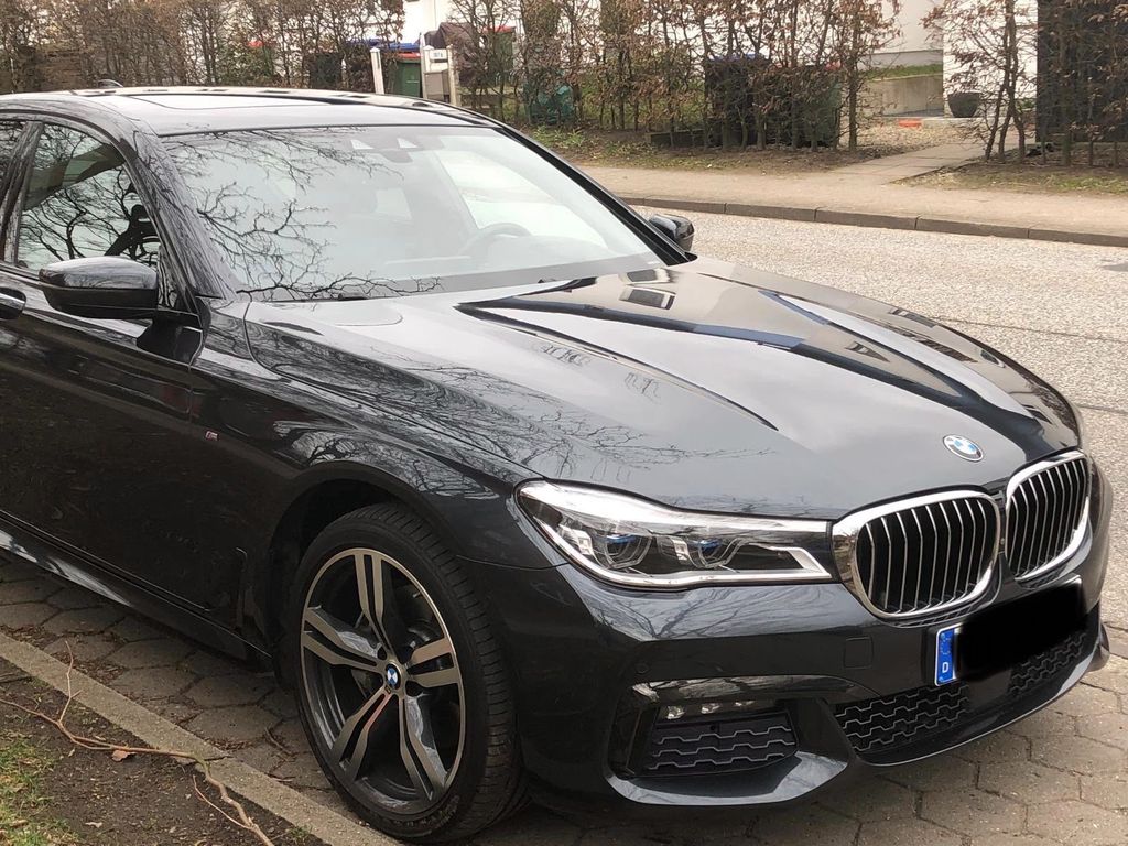Image of BMW 730