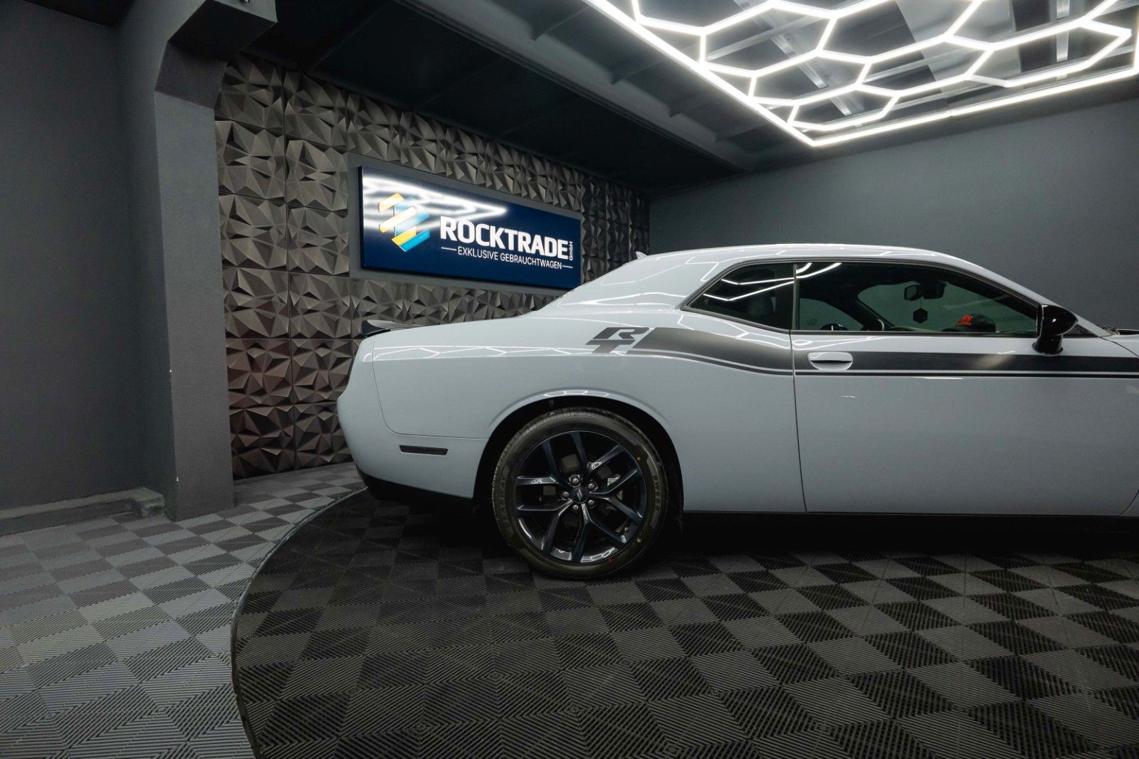 Fahrzeugabbildung Dodge Challenger 5.7 V8 R/T SRT Performance 6-Gang 19%