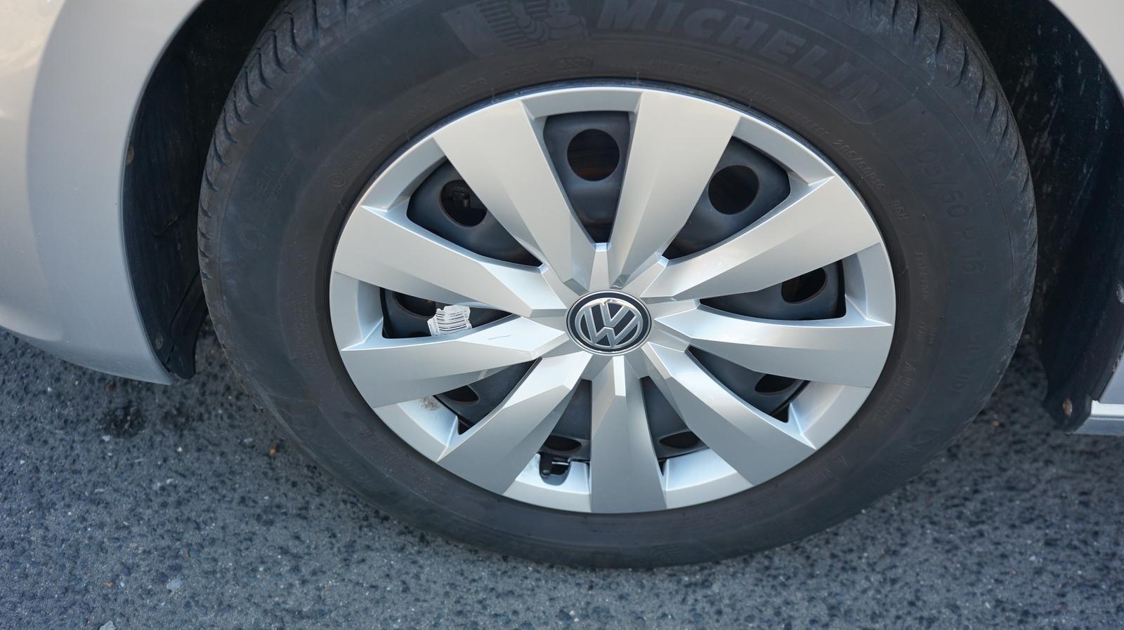 Volkswagen Touran Comfortline 1.4-7 Sitzer-Navi-DAB-3 Zonen