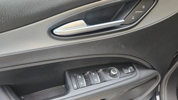 Alfa-Romeo Stelvio - 7