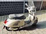 Vespa GTS 300 Keyless Classic - VESPA BEIGE ROLLER