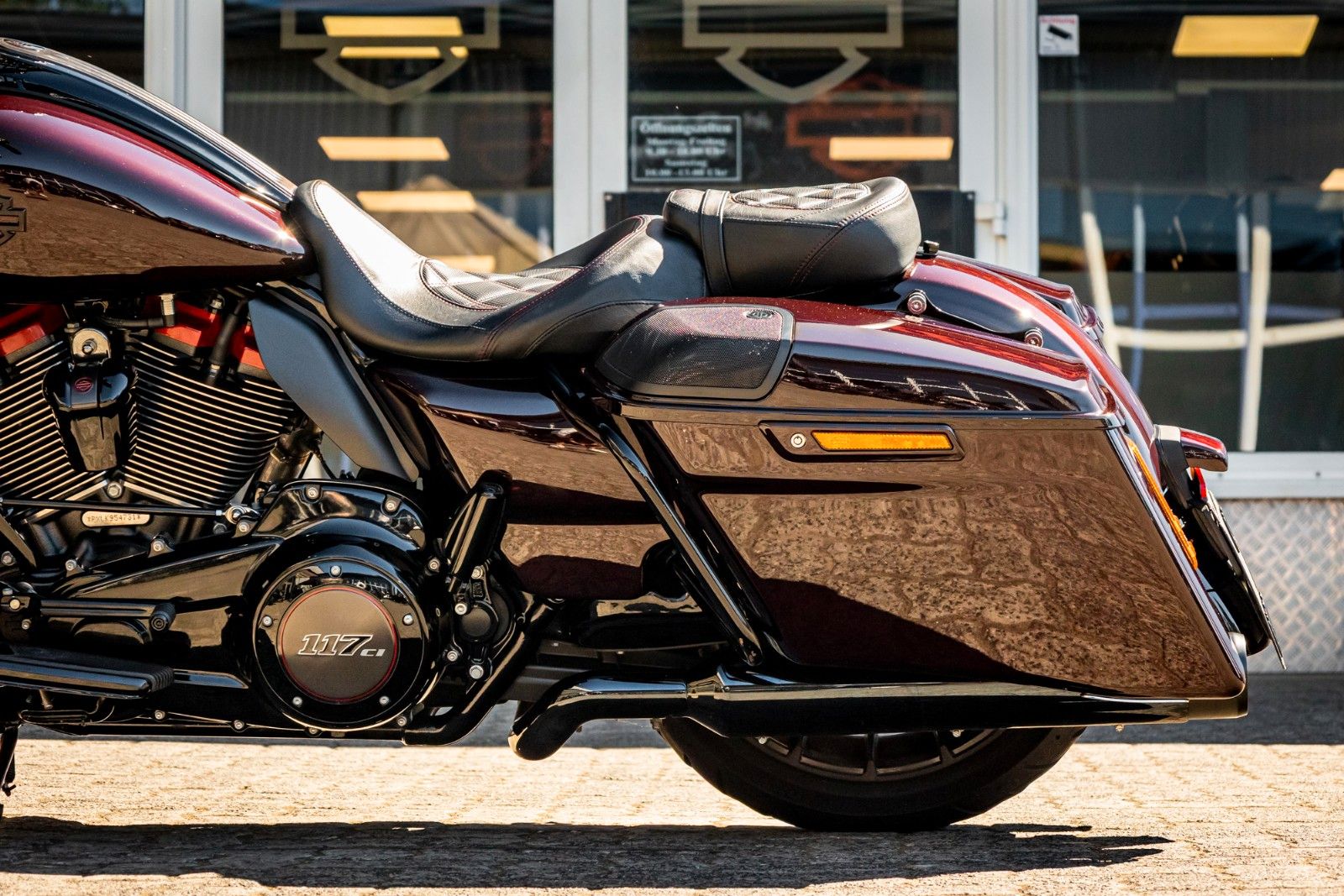 Fahrzeugabbildung Harley-Davidson CVO STREET GLIDE 117 FLHXSE