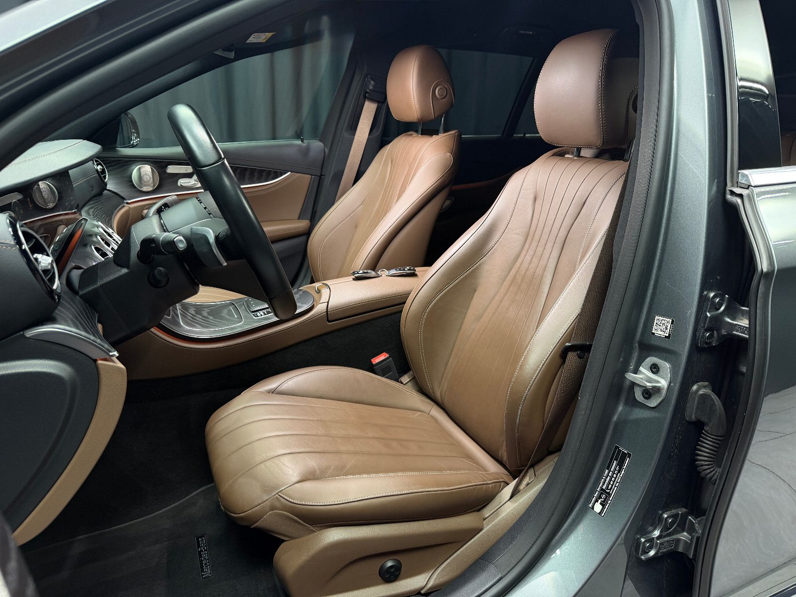 Fahrzeugabbildung Mercedes-Benz E 300 de T-Modell |BURMESTER|MULTIBEAM-LED