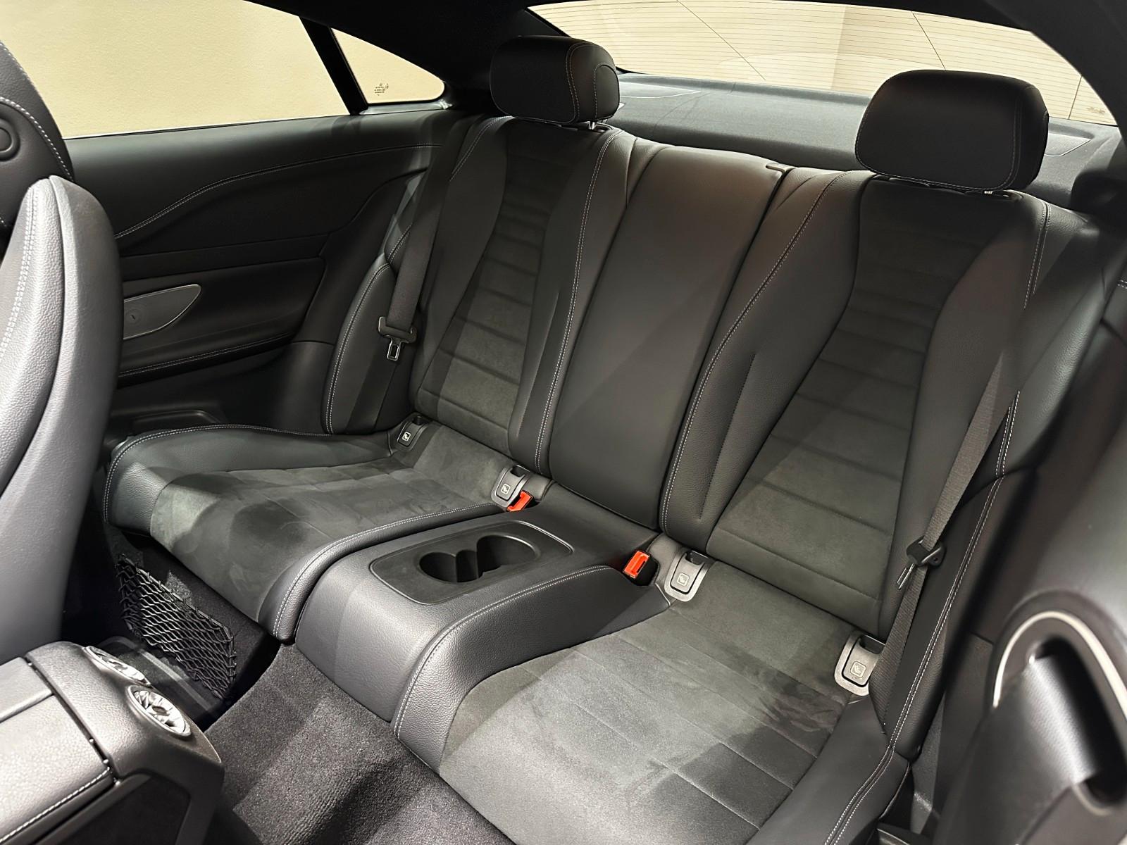 Mercedes-Benz E200 Coupe AMG Line *BURMESTER*PANO*SHZ*KAMERA*