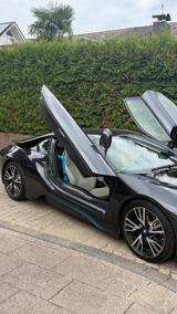BMW i8 Coupé  Hybrid Sportwagen mit Sternenhimmel - BMW i8