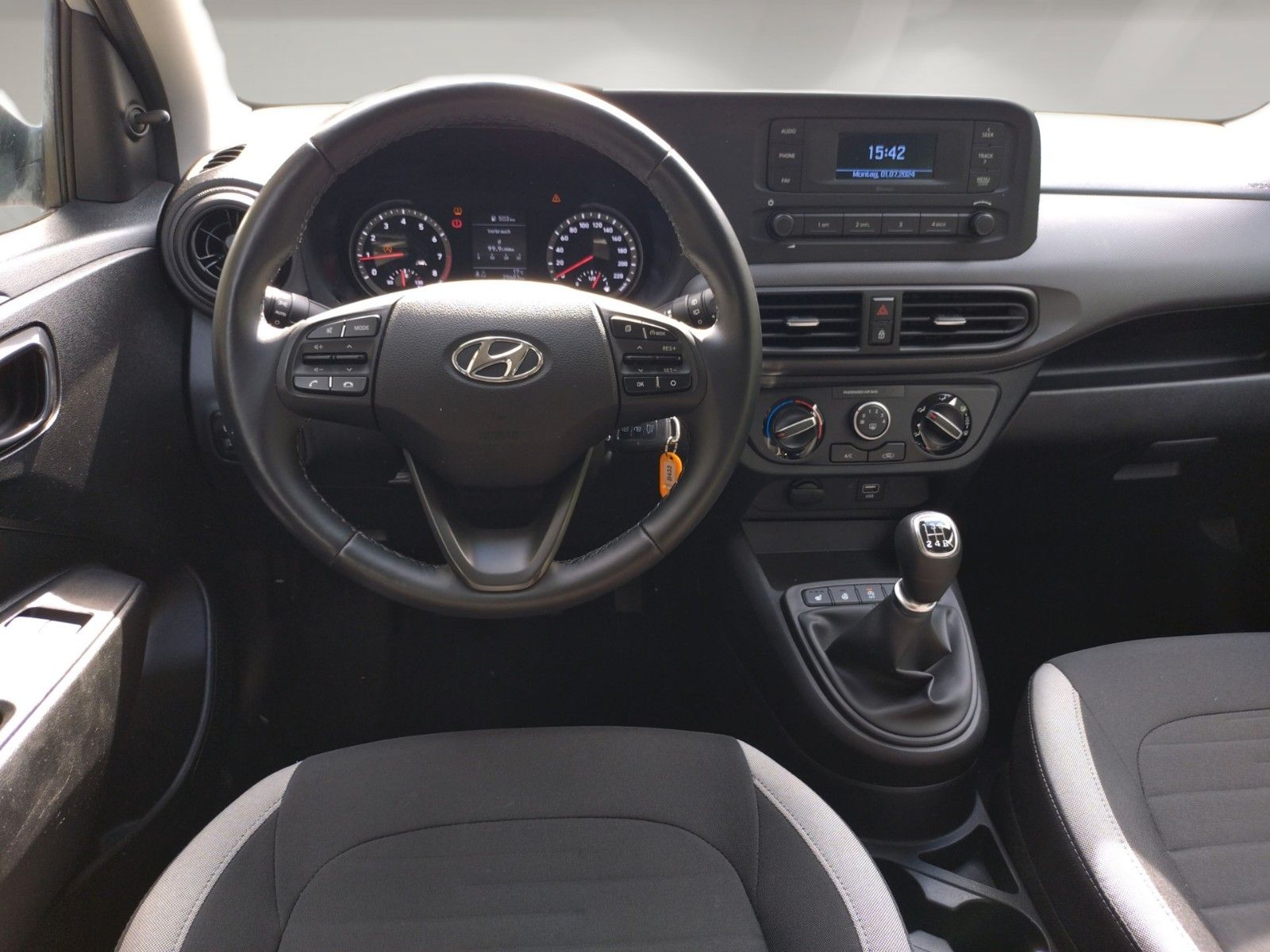 Fahrzeugabbildung Hyundai i10 1.0 SELECT  SHZ PDC Lenkradhzg