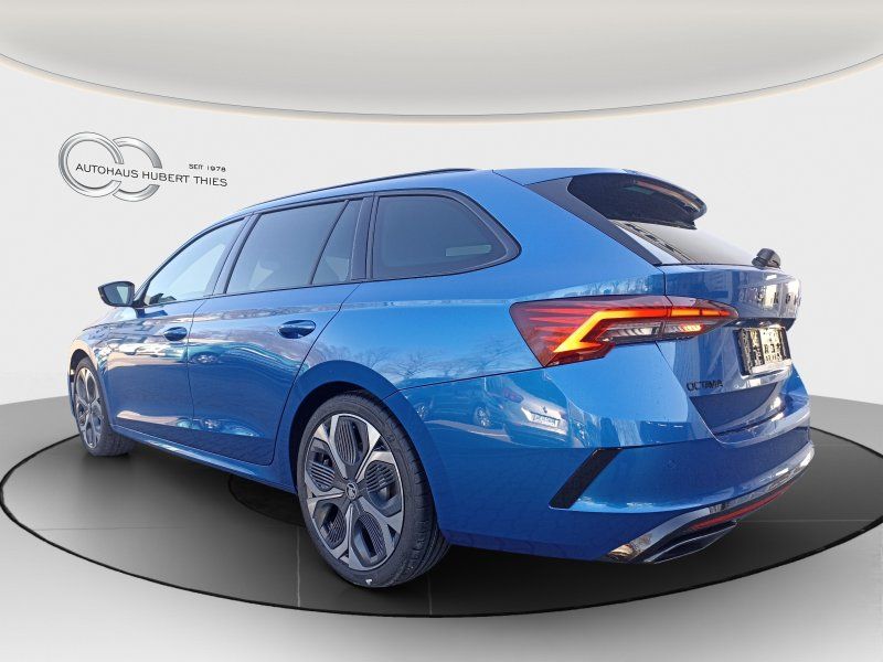 Fahrzeugabbildung SKODA Octavia Combi RS 2.0 TSI DSG 19-LM+AHK+NAVI+MATR