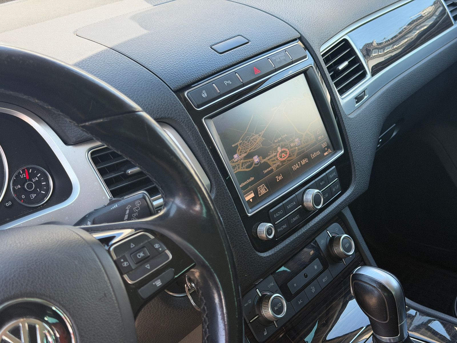Fahrzeugabbildung Volkswagen Touareg V6 TDI BMT/Terrain Tech 4Mot/NAVI/LEDER