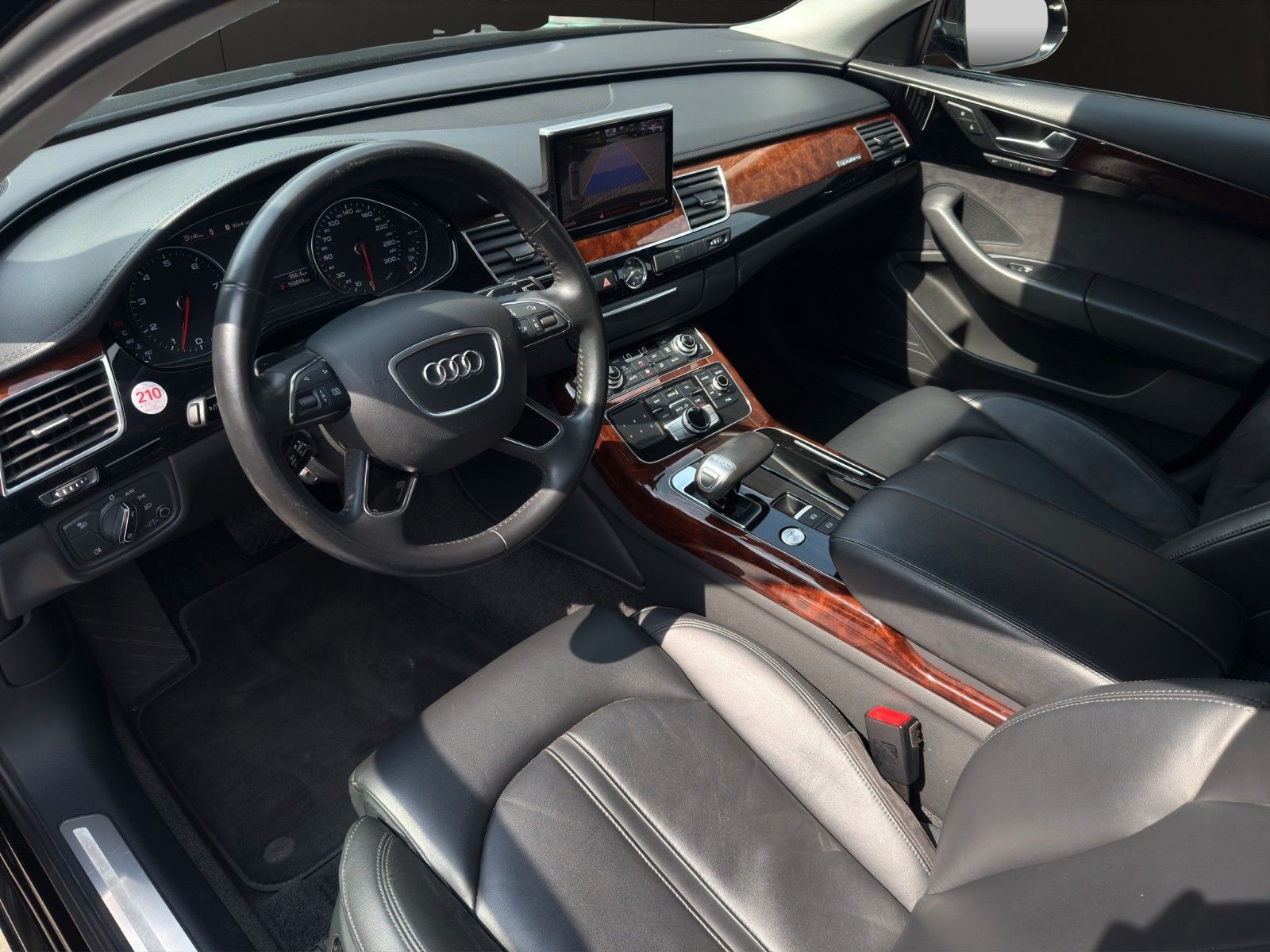 Fahrzeugabbildung Audi A8 quattro Keyless/Kamera/Memory/Bhz-Lenkrad