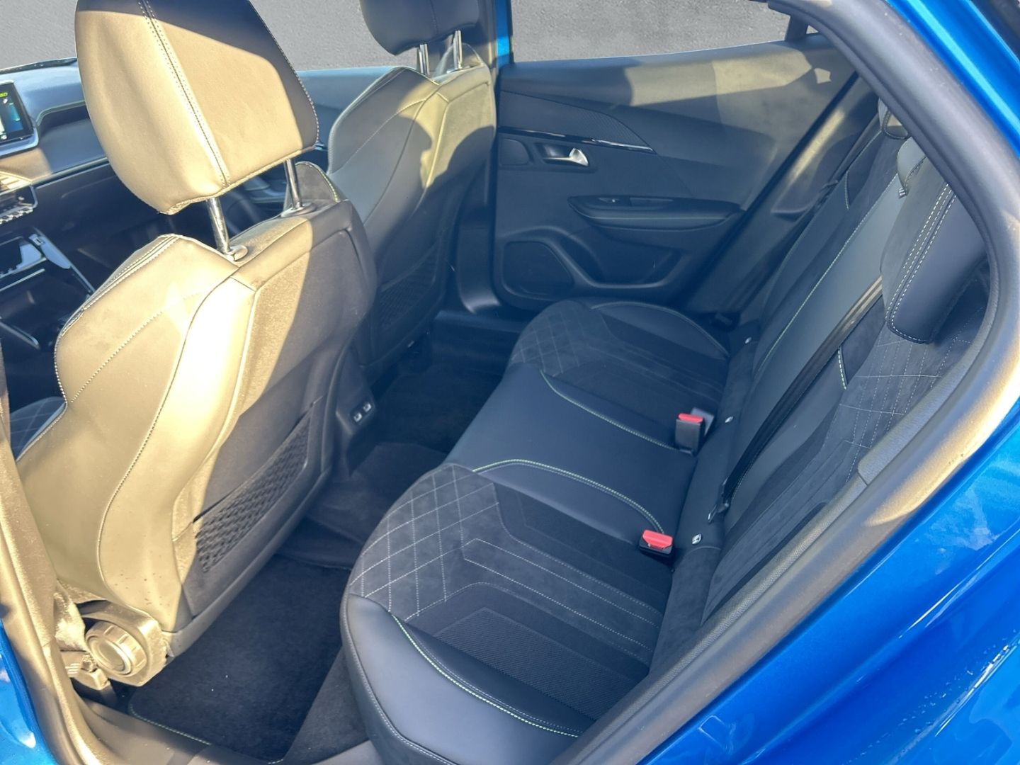 Fahrzeugabbildung Peugeot 2008 e- GT Pack *Rückfahrkamera* *Sitzheizung* *