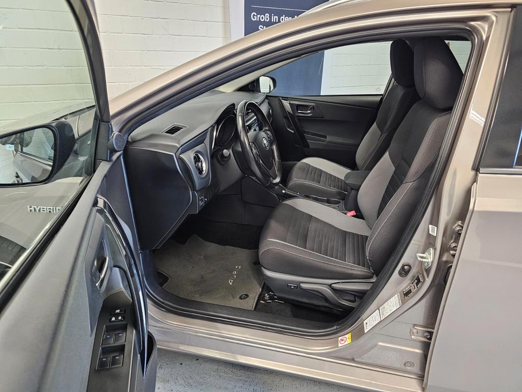Toyota Auris Touring Sports
