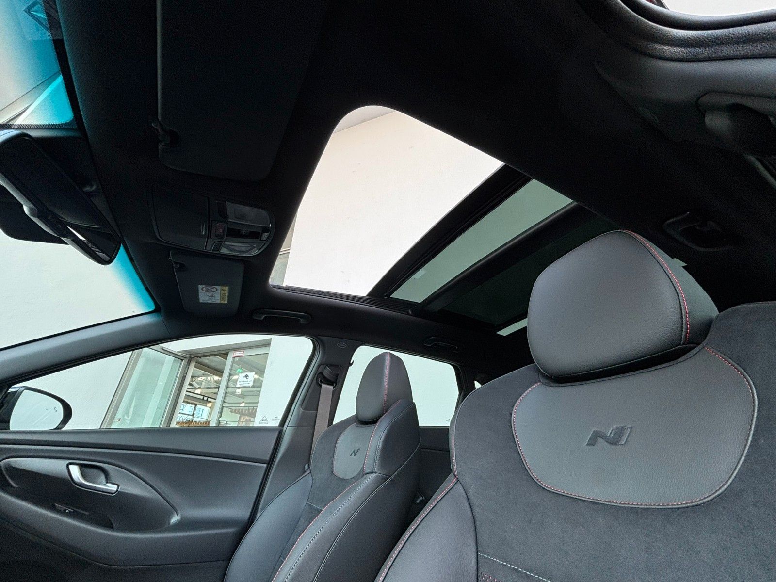 Fahrzeugabbildung Hyundai i30 1.5 T-GDI N Line Kamera,LED,Navi,Pano,SHZ,SD