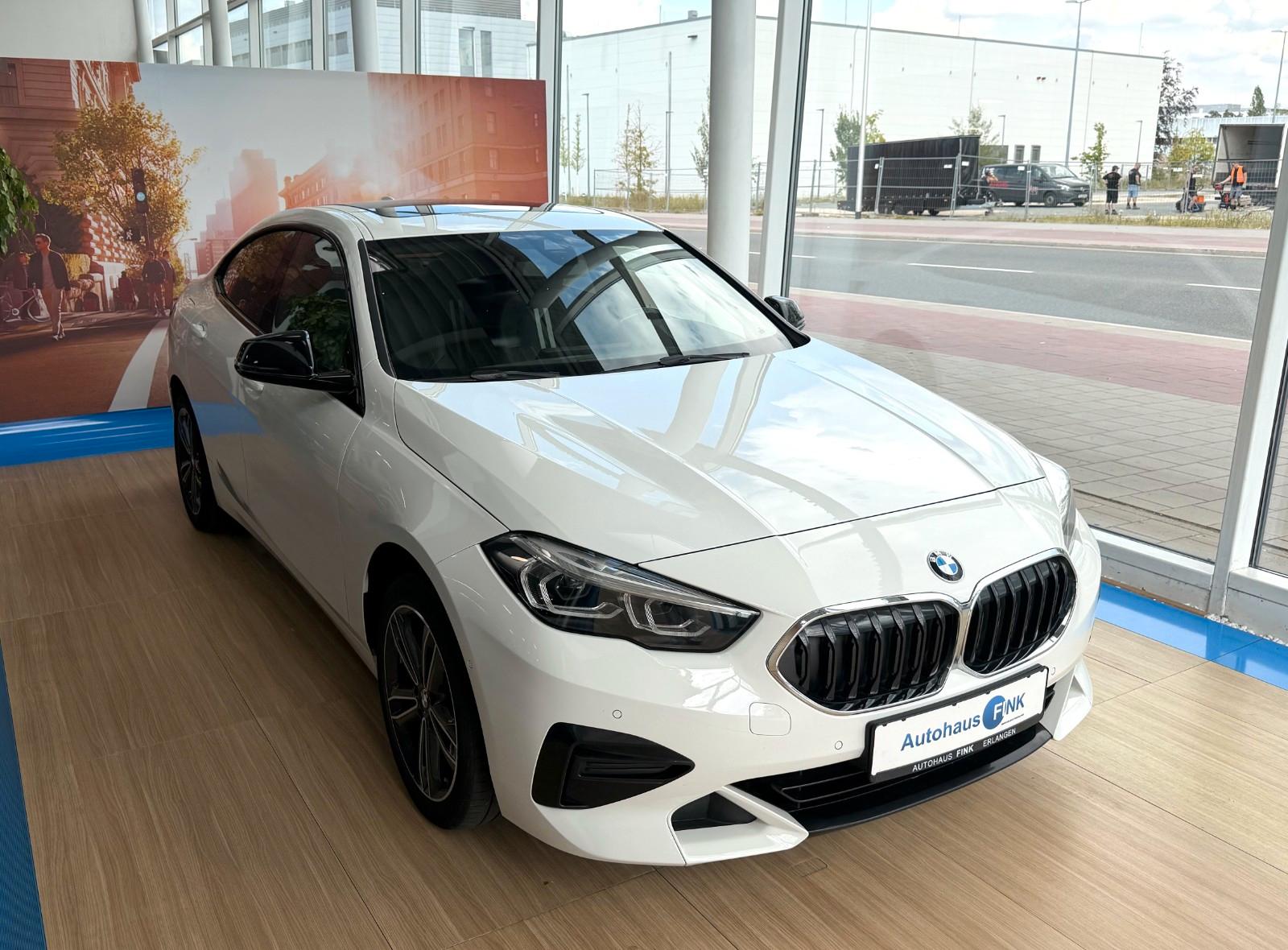 BMW 216d GC Sport Line LC. Prof. Kamera Pano LED