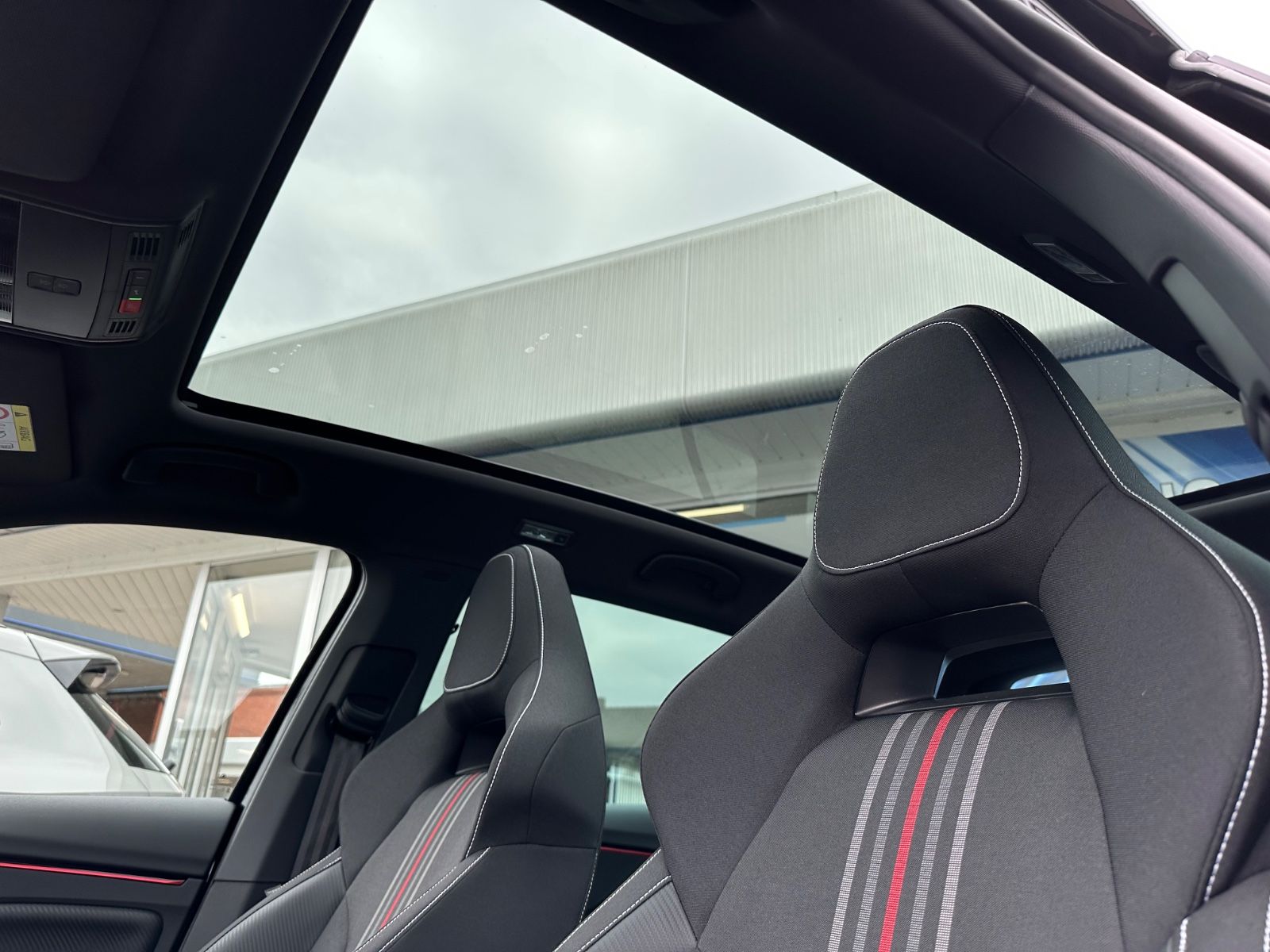 Fahrzeugabbildung SKODA Kamiq Monte Carlo 1.0 TSI DSG ACC/Matrix/Pano