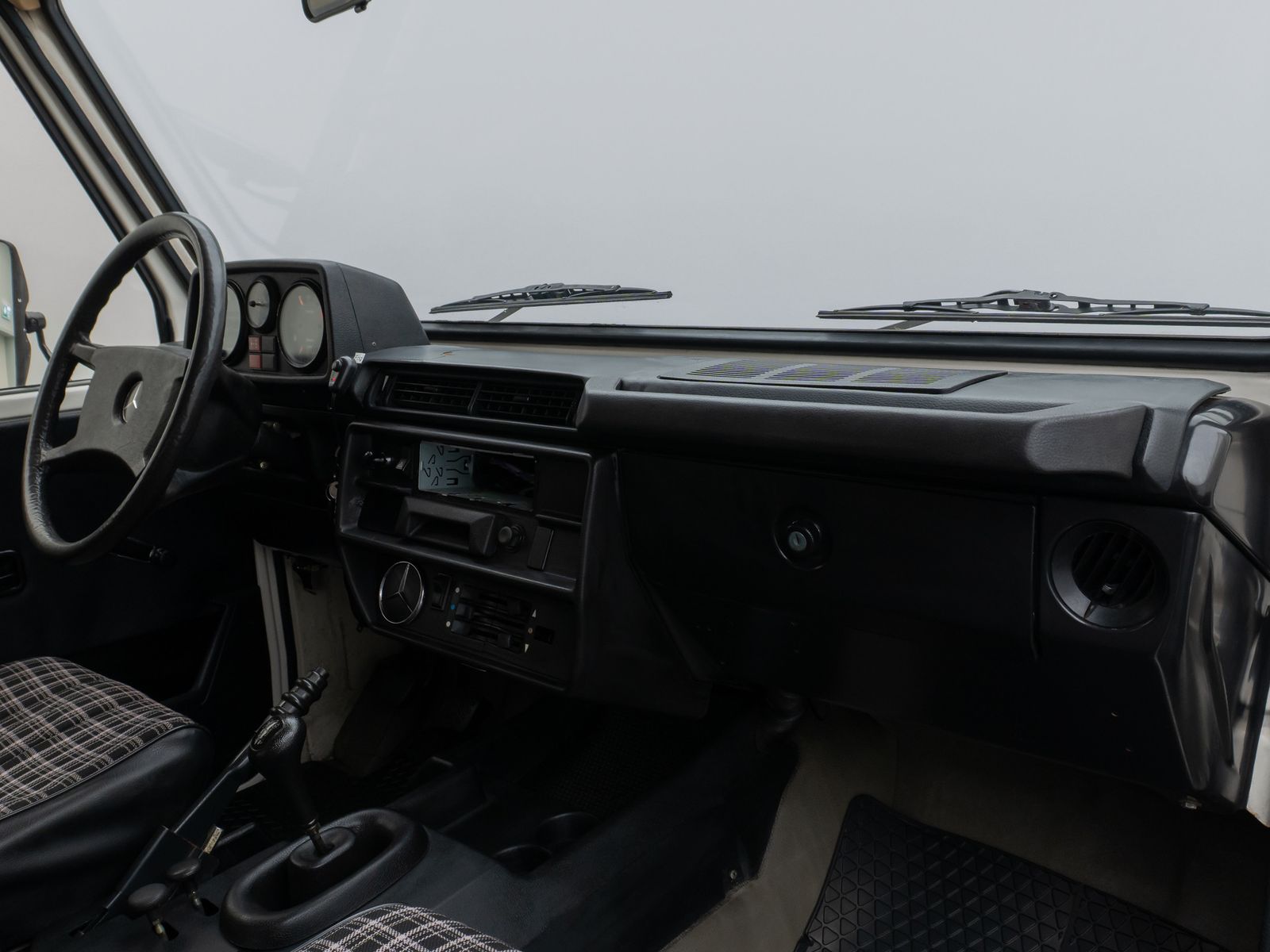 Fahrzeugabbildung Mercedes-Benz G 240 4x4AHK Servo Classic Data 2+