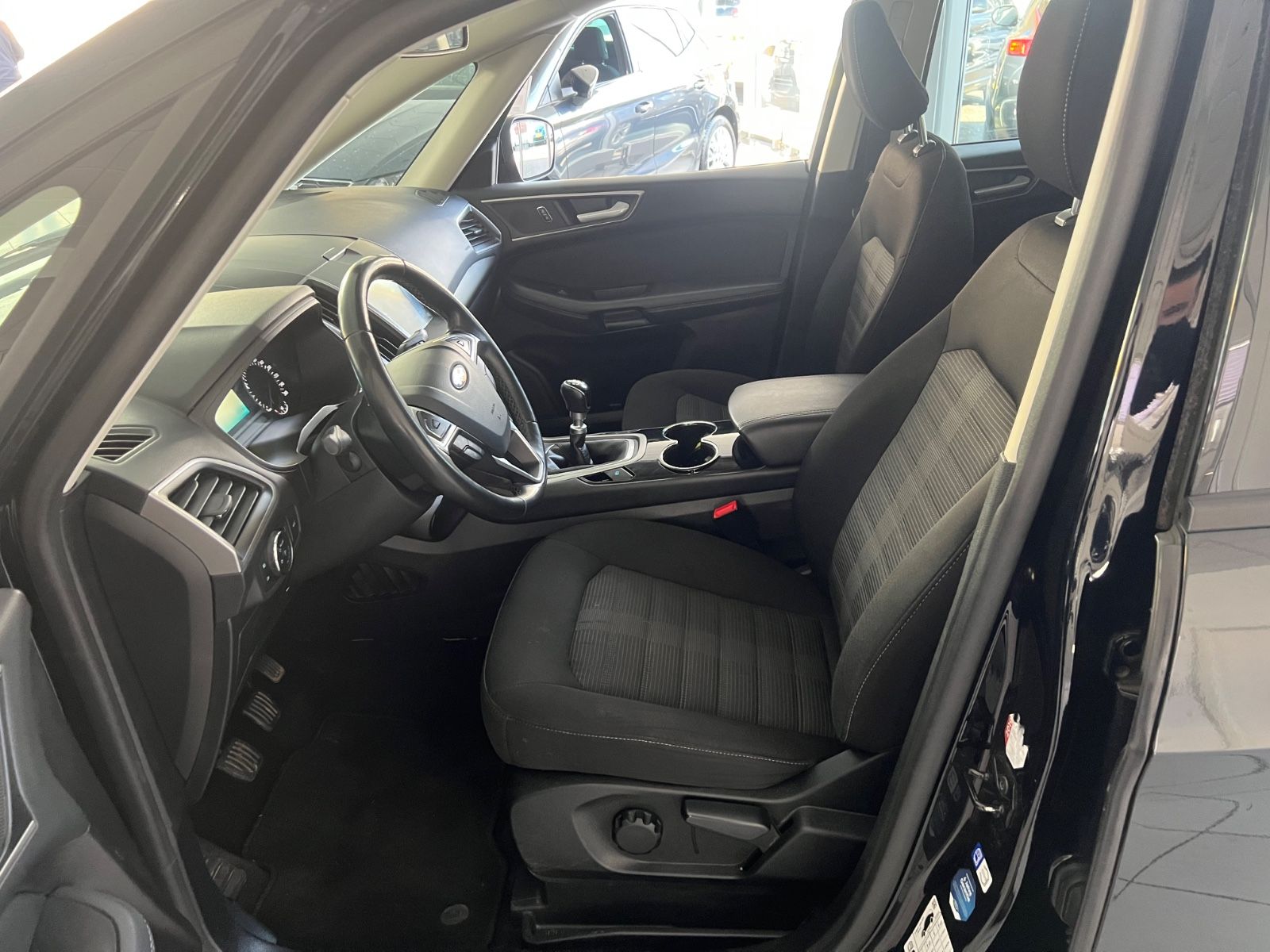 Fahrzeugabbildung Ford Galaxy Business 2.0 TDCI * 7.Sitzer * NAVI *