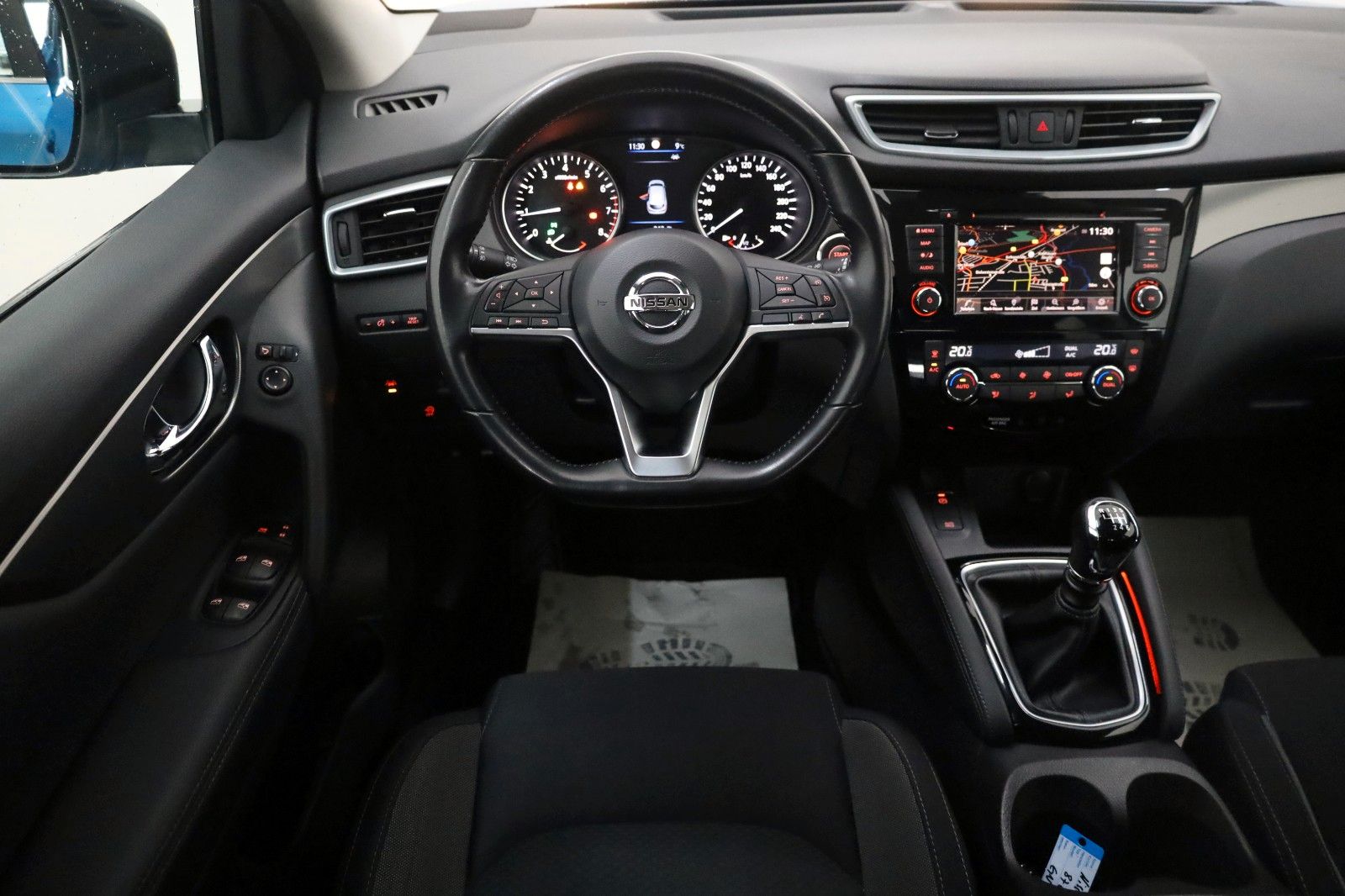 Fahrzeugabbildung Nissan Qashqai N-Connecta Navi,PanDach,360°,AHK,SR+WR