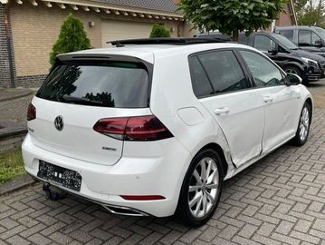 Volkswagen Golf - 6