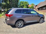 Mitsubishi Outlander Edition 100+ 4WD - Mitsubishi Outlander: Geländewagen
