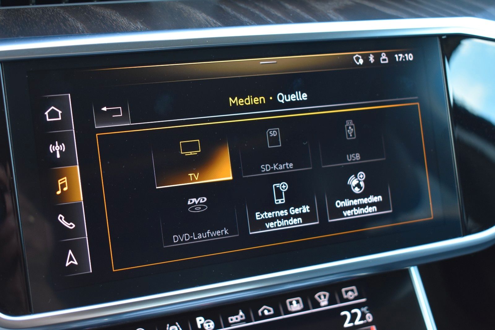 Fahrzeugabbildung Audi A6 55 TFSI quattro sport HUD Pano Standh. Nachts