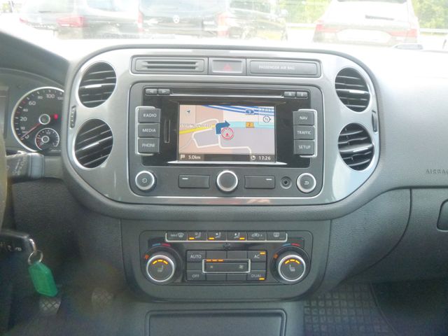Fahrzeugabbildung Volkswagen Tiguan 1,4 TSI >AHK/NAVI/SHZ/PDC