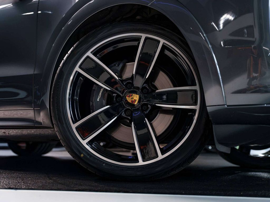 Porsche Cayenne Coupé E-Hybrid - SportDesign - Passenger imagem 2