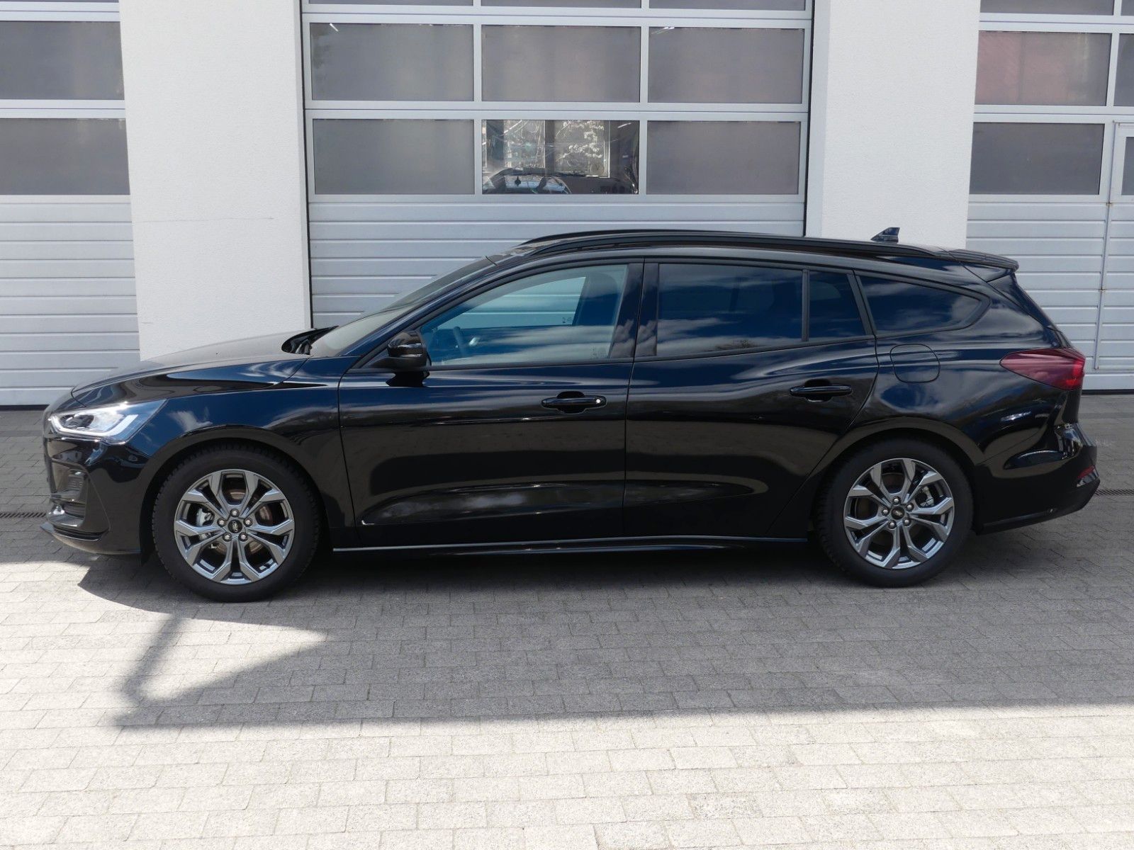 Fahrzeugabbildung Ford Focus Turnier ST-Line X