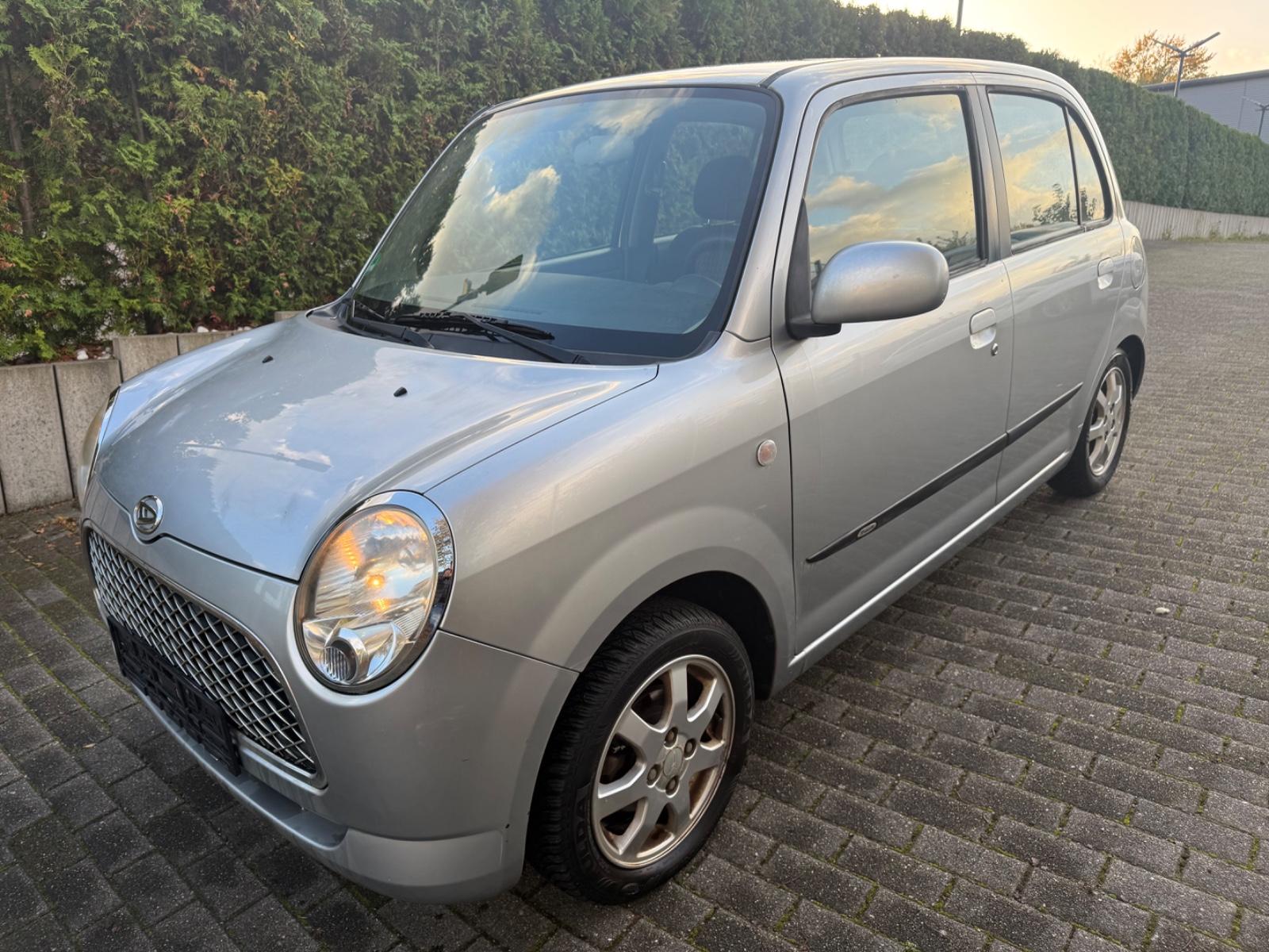 Daihatsu TREVIS