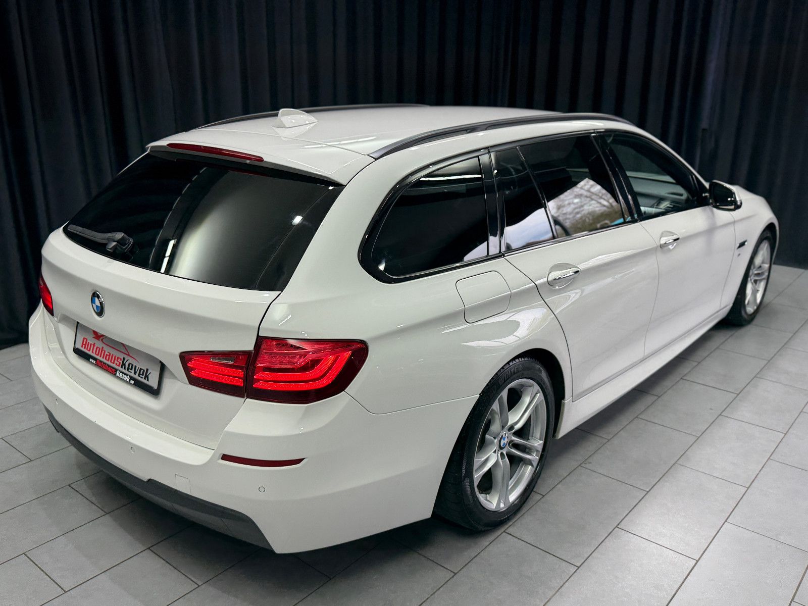 Fahrzeugabbildung BMW 520 d Touring|M-Paket|HIFI|PDC|Komfortzugang