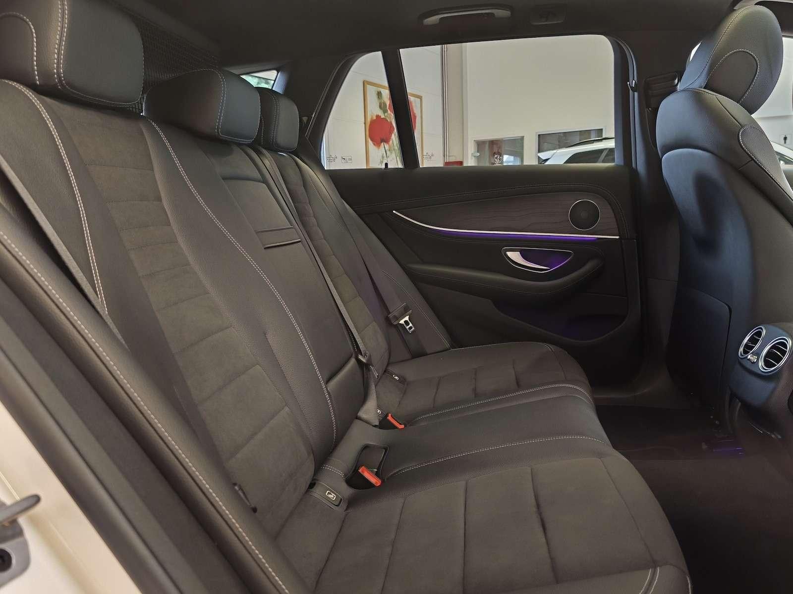 Fahrzeugabbildung Mercedes-Benz 300d AMG Line/Navi/S-Dach/Spur/DAB/Ahk 180 kW...