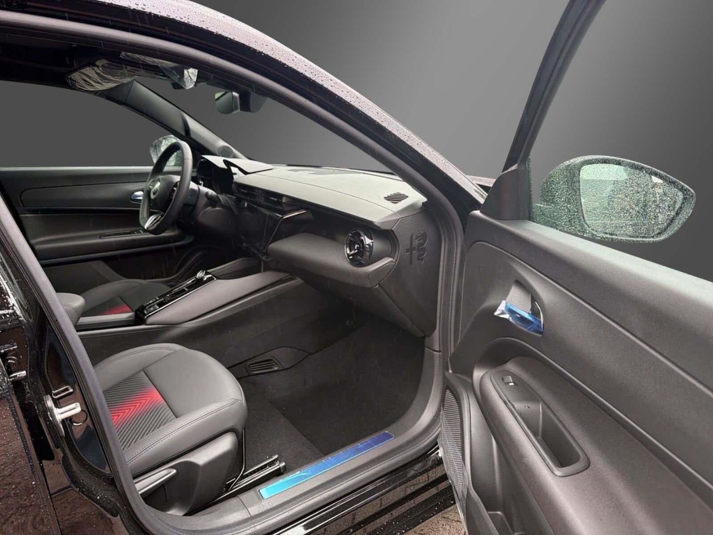 Fahrzeugabbildung Alfa Romeo Junior Elettrica TI -Technologie-Panorama-Wärmep